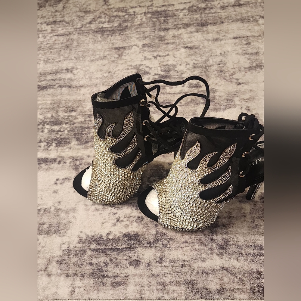Azalea Wanf Elegant Black and Silver Women's Heels Size 7.5 - Picture 4 of 5